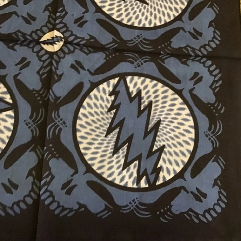 Blue steal your face bandana NWT